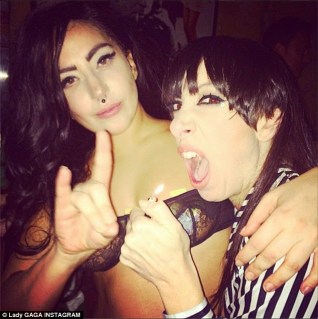 Lady Gaga Wears Fishnet Tights & Shakes 'So Much Booty'! The Anaconda Style!